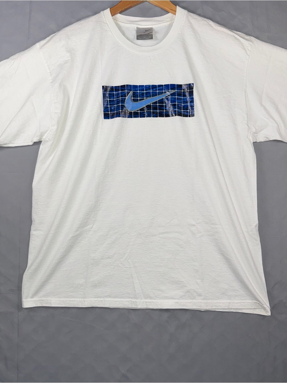 Vintage early 2000s Nike Grey Tag Center Swoosh Mosaic Grid Graphic T-Shirt